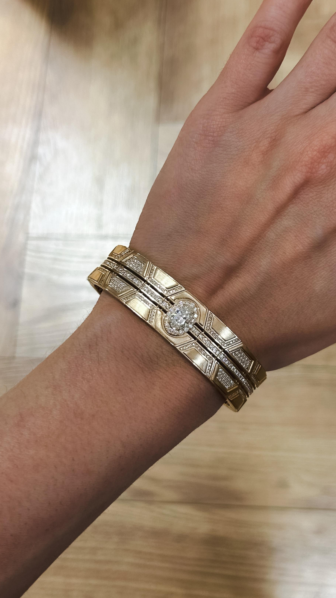 LIMITED EDITION SHIELD DOUBLE CUFF