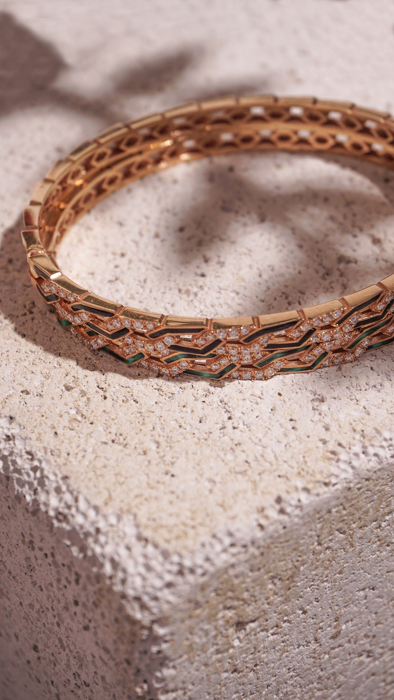 Fizzy Rebel Bracelet With Diamonds - Green Mother of Pearl Enamel