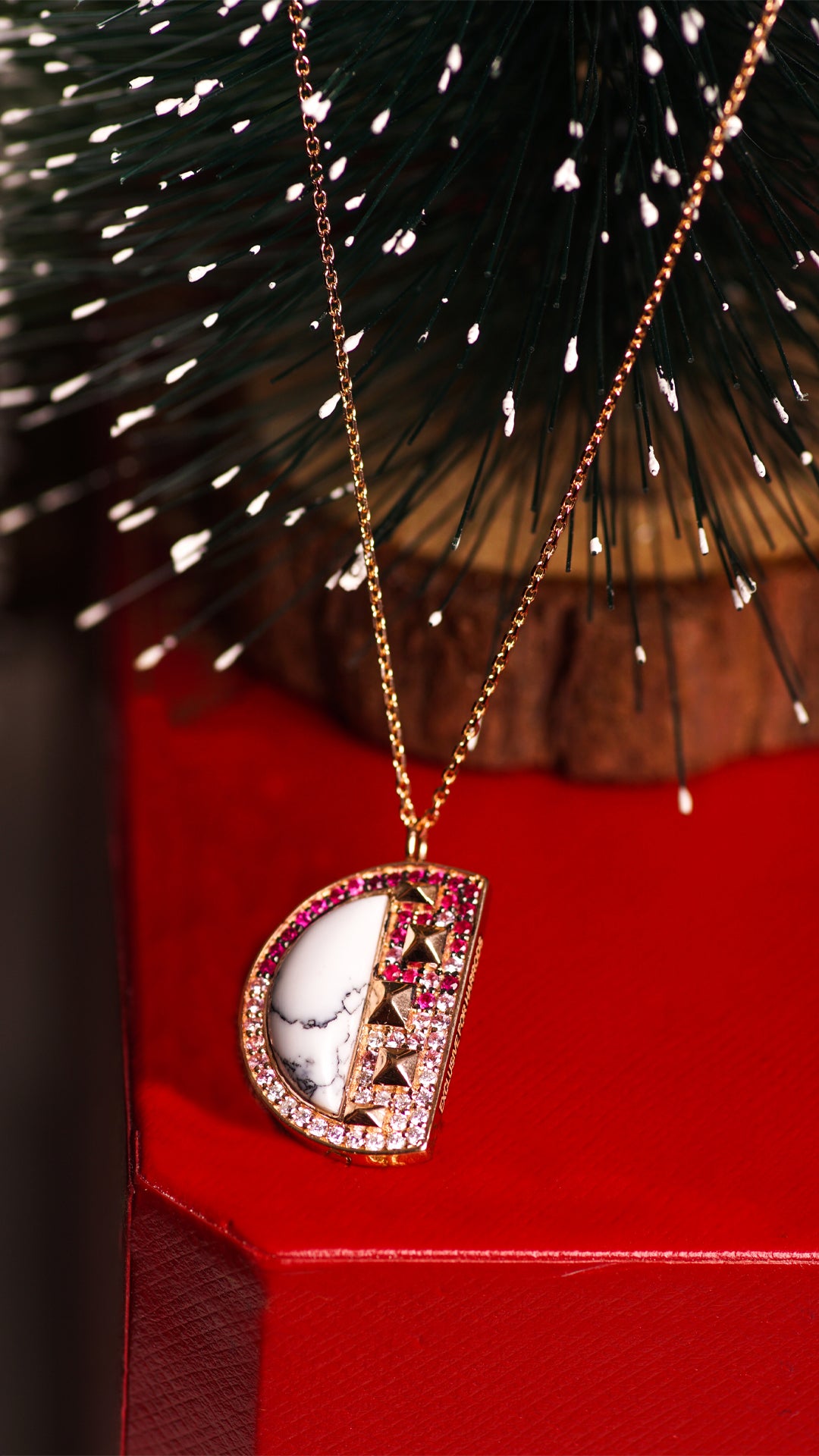 Neutra Cairo Pendant - White Agate