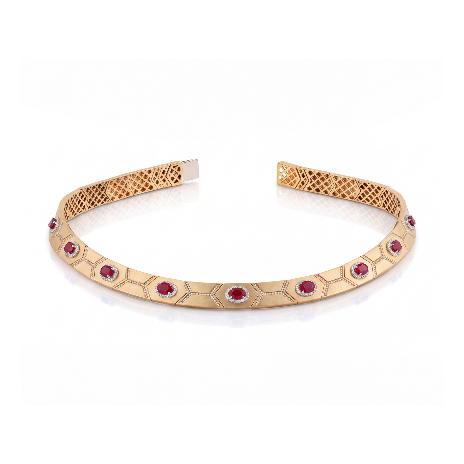 Shield Choker with Ruby
